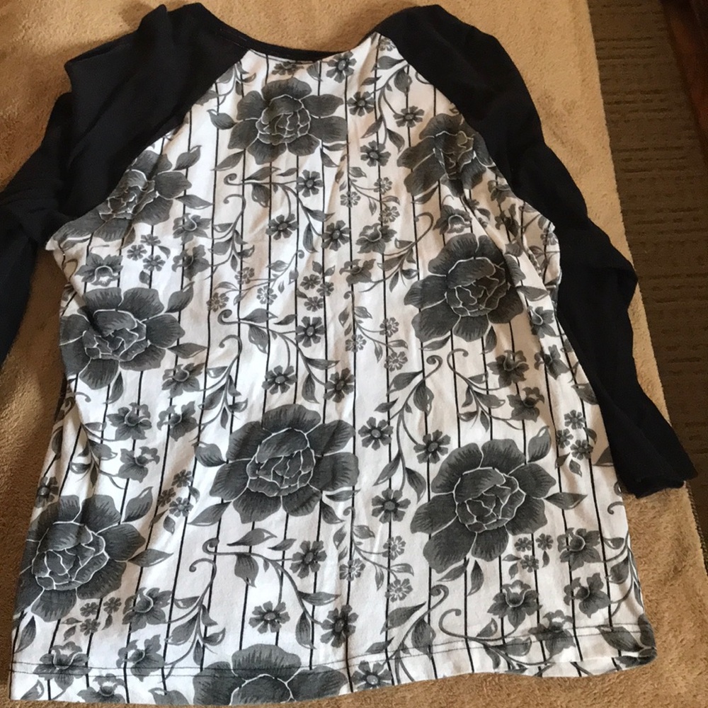 Shirt - Picture 3 of 3